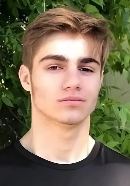 Я Maksym, 25 років, знайомлюсь для постійних стосунків у Тернополі