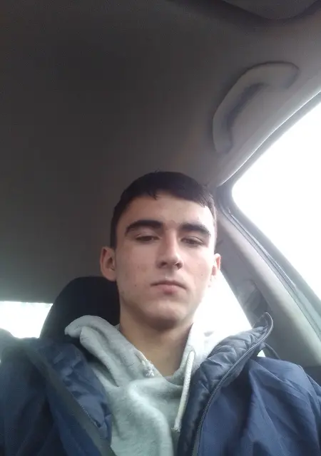 Artem з Запоріжжя, мені 20 років, познайомлюсь на одну ніч