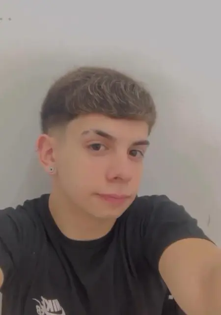 Я Ignacio, 19, из Буэнос-айреса, ищу знакомство для приятного времяпровождения