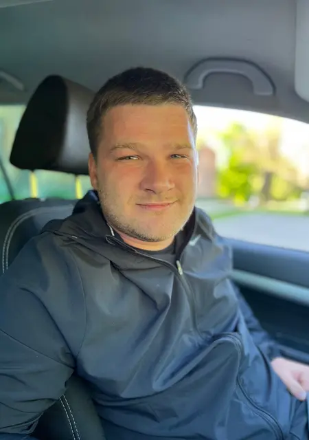 Я Дмитрий, 30, из Кропивницкого, ищу знакомства без обязательств