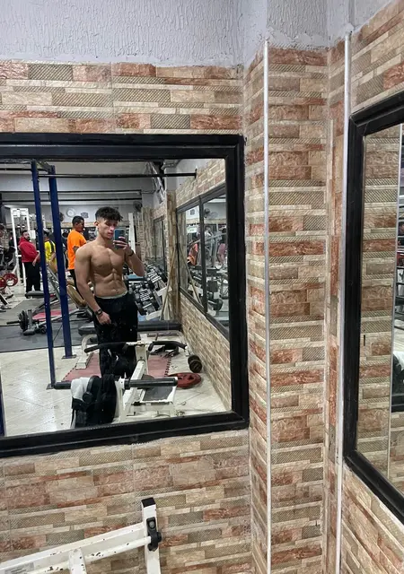 Nassime из Гранады, ищу на сайте знакомства на одну ночь