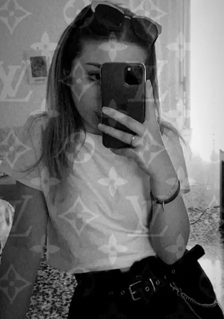 Nancy из Рима, мне 19, познакомлюсь на одну ночь