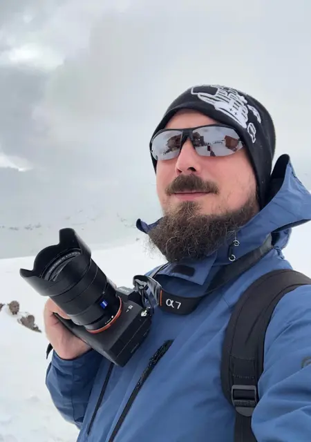 Vladimir from Cardiff, looking for chat