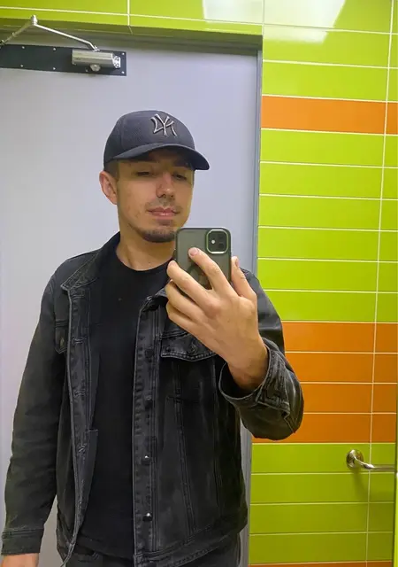 Vlad из Черкасс, мне 30, познакомлюсь без обязательств