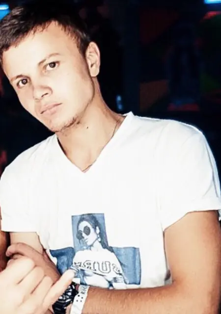 Міша з Івано-Франківська, мені 35 років, познайомлюсь для вірт