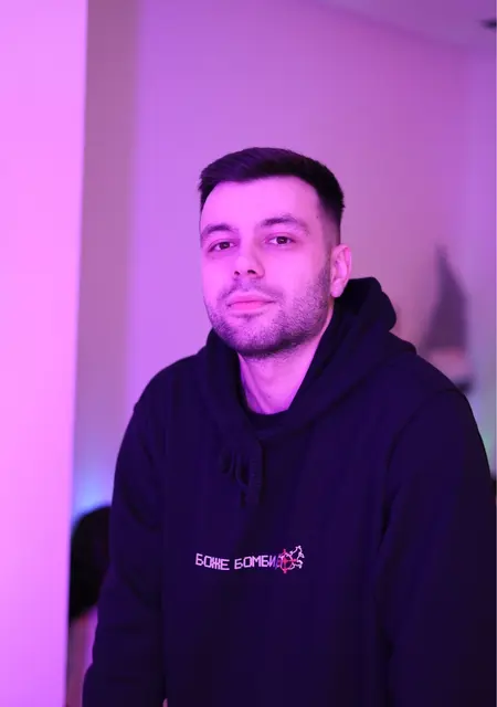 Паша из Першотравенска, ищу на сайте знакомства без обязательств