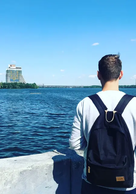 Я Vladyslav, 26, знакомлюсь для общения в Мариуполе