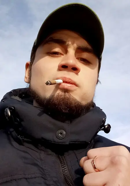 Я Анатолий, 27, знакомлюсь без обязательств в Сумах