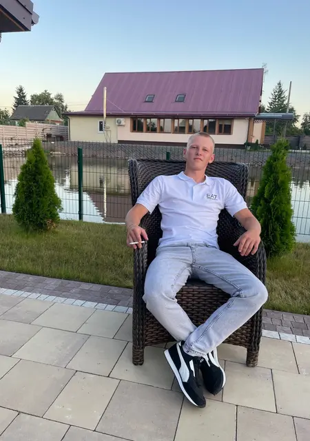 Я Валентин, 21, из Винницы, ищу знакомства без обязательств