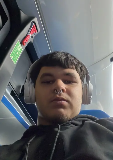 Я David, 21, из Весиндарио, ищу знакомства на одну ночь