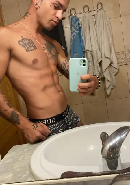 Manel из Марселя, мне 25, познакомлюсь для приятного времяпровождения