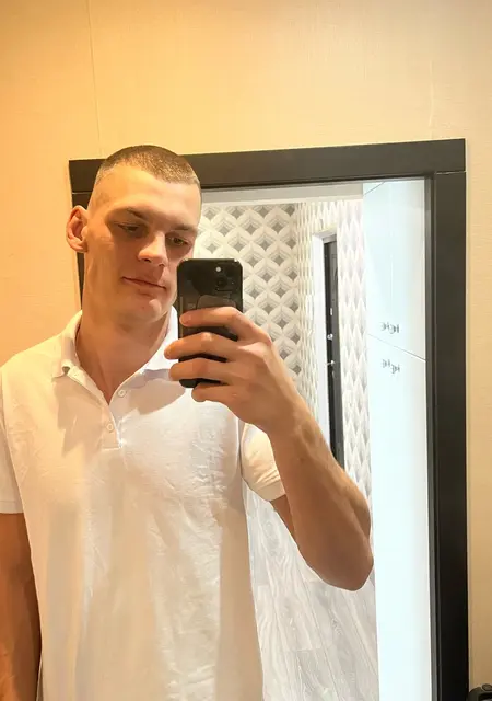 Александр из Бердянска, ищу на сайте знакомства без обязательств