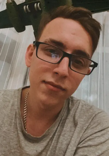 I'm Ian, 25, looking to meet for virtual conversation in Manchester