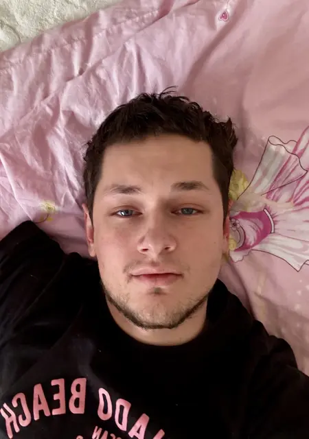 Rodion из Со, ищу на сайте знакомства на одну ночь