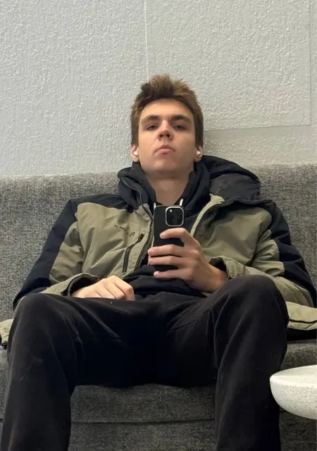 Я Кирилл, 19, из Франкфурта-на-майне, ищу знакомство для общения