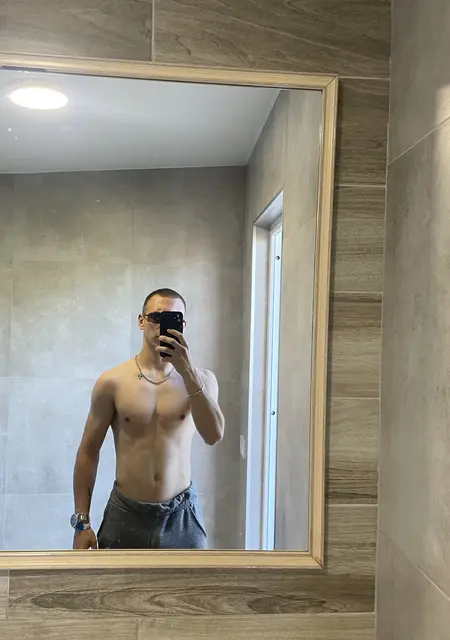 Я Діма, 21, знакомлюсь без обязательств в Малаге