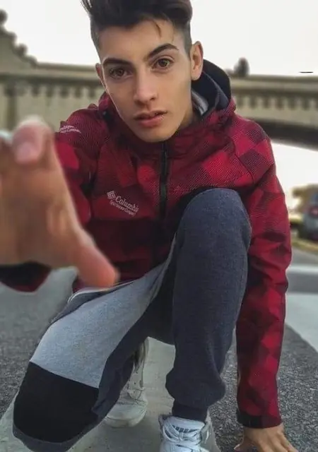 David из Бухареста, мне 21, познакомлюсь