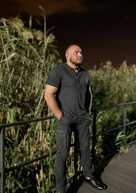 Denis из Белолуцка, ищу на сайте постоянные отношения