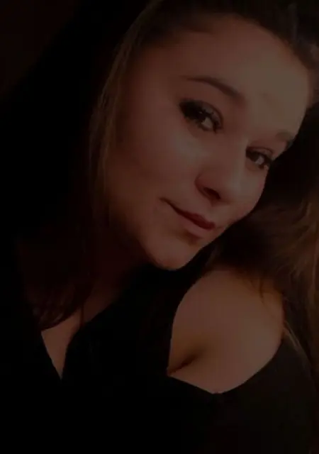 Я Tpnka, 22, знакомлюсь в Праге