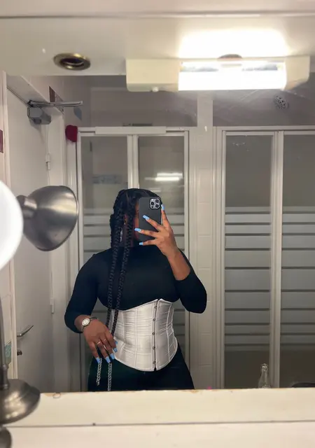 Я Fatoumata, 20, из Ри-Оранжи, ищу знакомства без обязательств