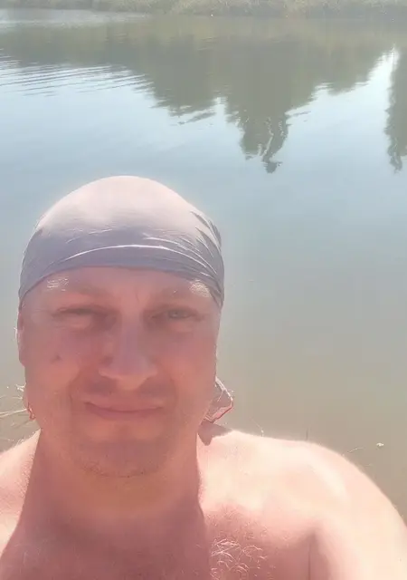 Александр из Макеевки, ищу на сайте знакомства без обязательств