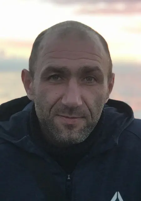 Виталий из Антрацита, ищу на сайте открытые отношения