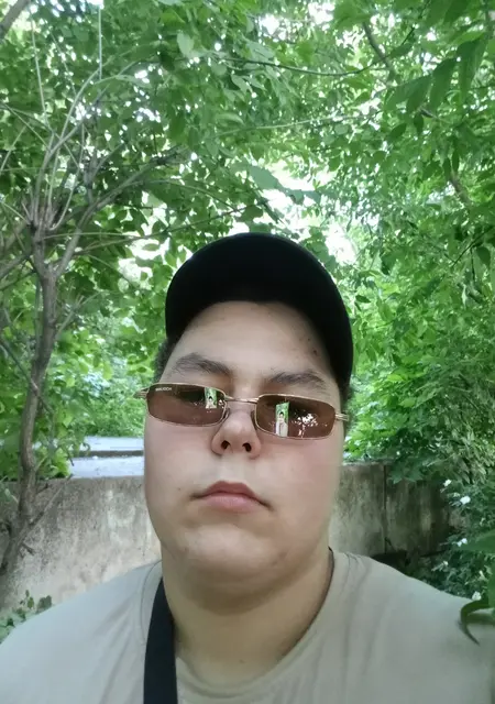 Михаил з Донецька, шукаю на сайті знайомства на одну ніч