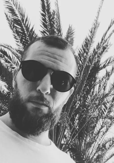 Adrian из Мадрида, мне 34, познакомлюсь для совместных путешествий