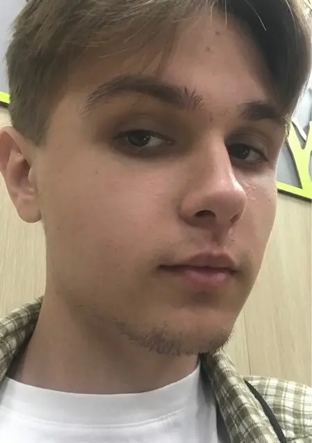 Владислав из Харькова, мне 20, познакомлюсь без обязательств