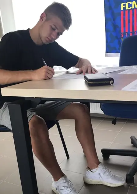 Я Вадим, 23, из Николаева, ищу знакомства без обязательств