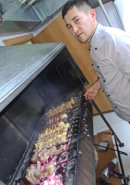 Руслан из Топара, мне 36, познакомлюсь на одну ночь