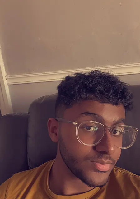 I'm Zaid, 21, looking to meet for pleasant pastime in Manchester