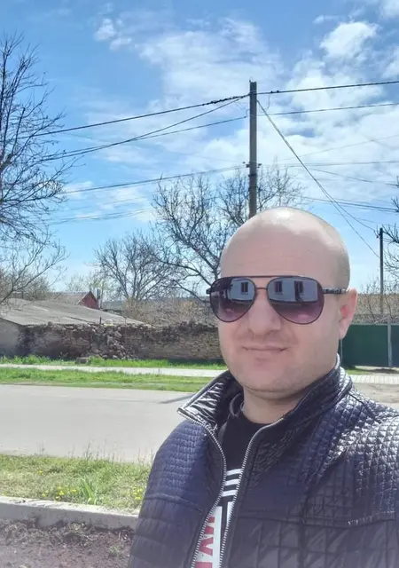 Адриан из Одессы, мне 40, познакомлюсь без обязательств