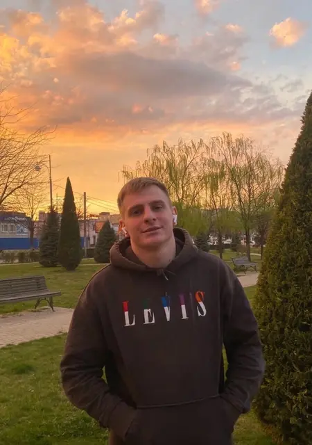 Константин из Амстердама, ищу на сайте вирта