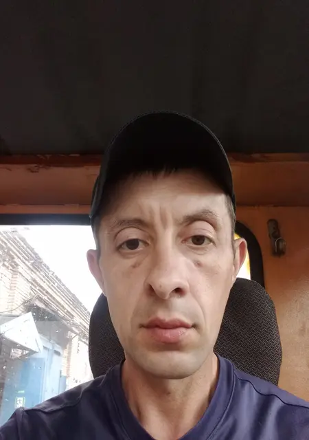 Я Алексей, 42, из Борисова, ищу знакомства без обязательств