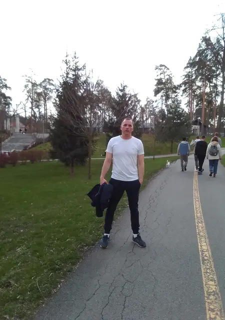 Maluh из Львова, мне 42, познакомлюсь без обязательств