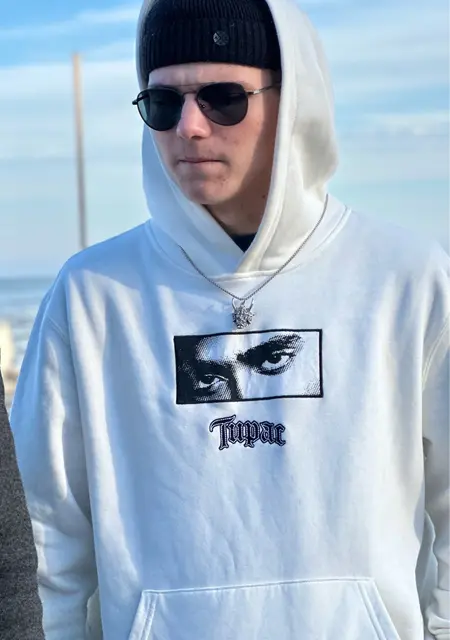 Вова из Одессы, ищу на сайте знакомства без обязательств