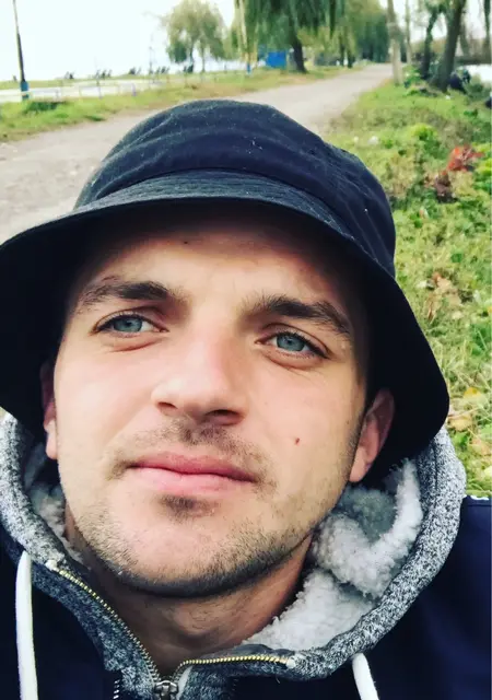 Назар из Стрыя, ищу на сайте знакомства на одну ночь