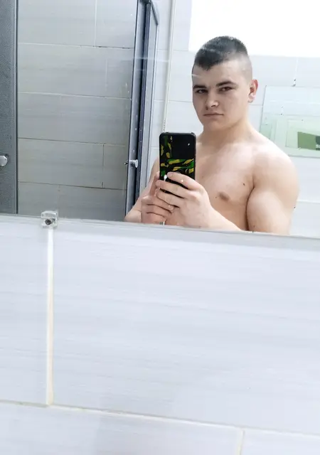 Vlad з Славуты, шукаю на сайті знайомства на одну ніч