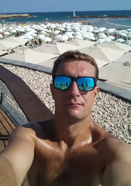 Anton из Тель-авива, ищу на сайте знакомства на одну ночь