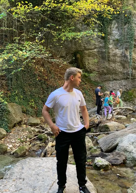 Юрий из Мариуполя, мне 23, познакомлюсь на одну ночь