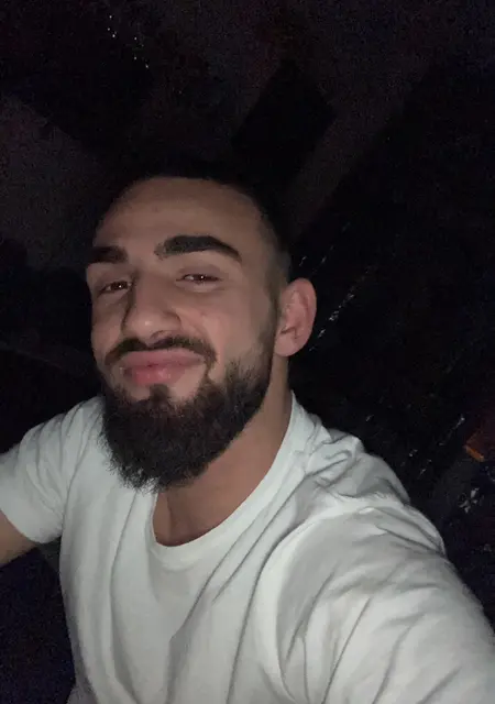 Я Moderated, 22, из Моста, ищу знакомства без обязательств