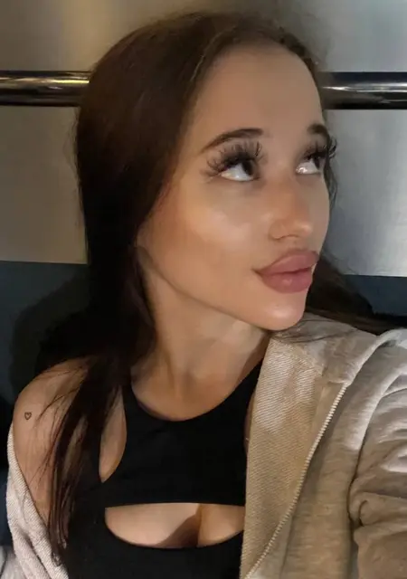 Софа из Челябинска, мне 18, познакомлюсь для вирта