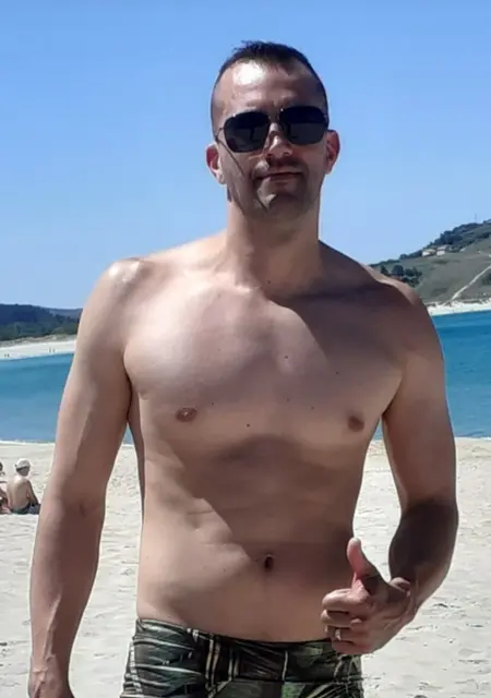 Soy R M Rafaisal, 43 años de La Coruña, busco conocer gente para hacer nuevos amigos