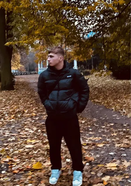 Я Alex, 20 років, знайомлюсь для відкриті стосунки у Києві