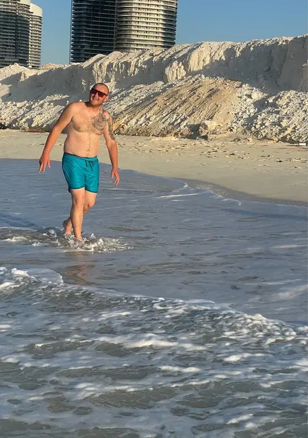 Я Олег, 25, из Каира, ищу знакомства на одну ночь