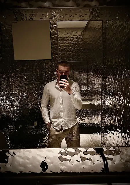 Я Дима, 21, из Харькова, ищу знакомство для постоянных отношений