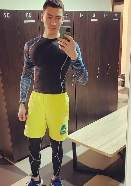 Илья из Харькова, мне 21, познакомлюсь для общения