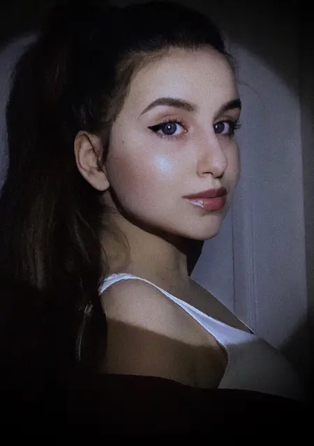 Я Илона, 22, из Днепра, ищу знакомство для приятного времяпровождения