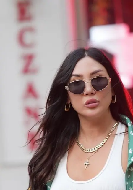 Я Lola, 34, из Франкфурта-на-майне, ищу знакомства на одну ночь